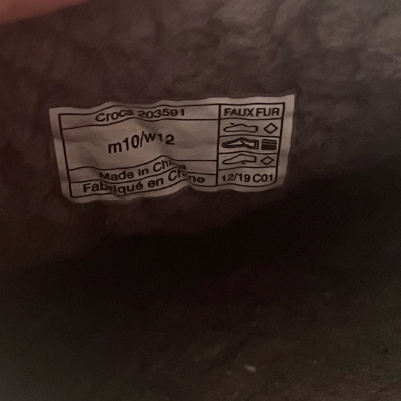 M10/W/12 CROCS Women's White Fuzzy Lined Moccasins - Picture 4 of 5